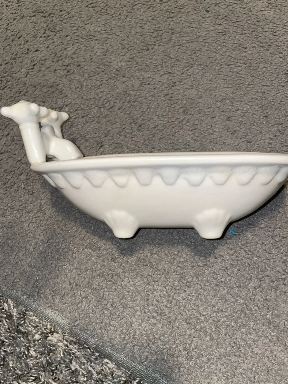 Vintage off White Ceramic Bathtub Trinket Dish Soap Holder
